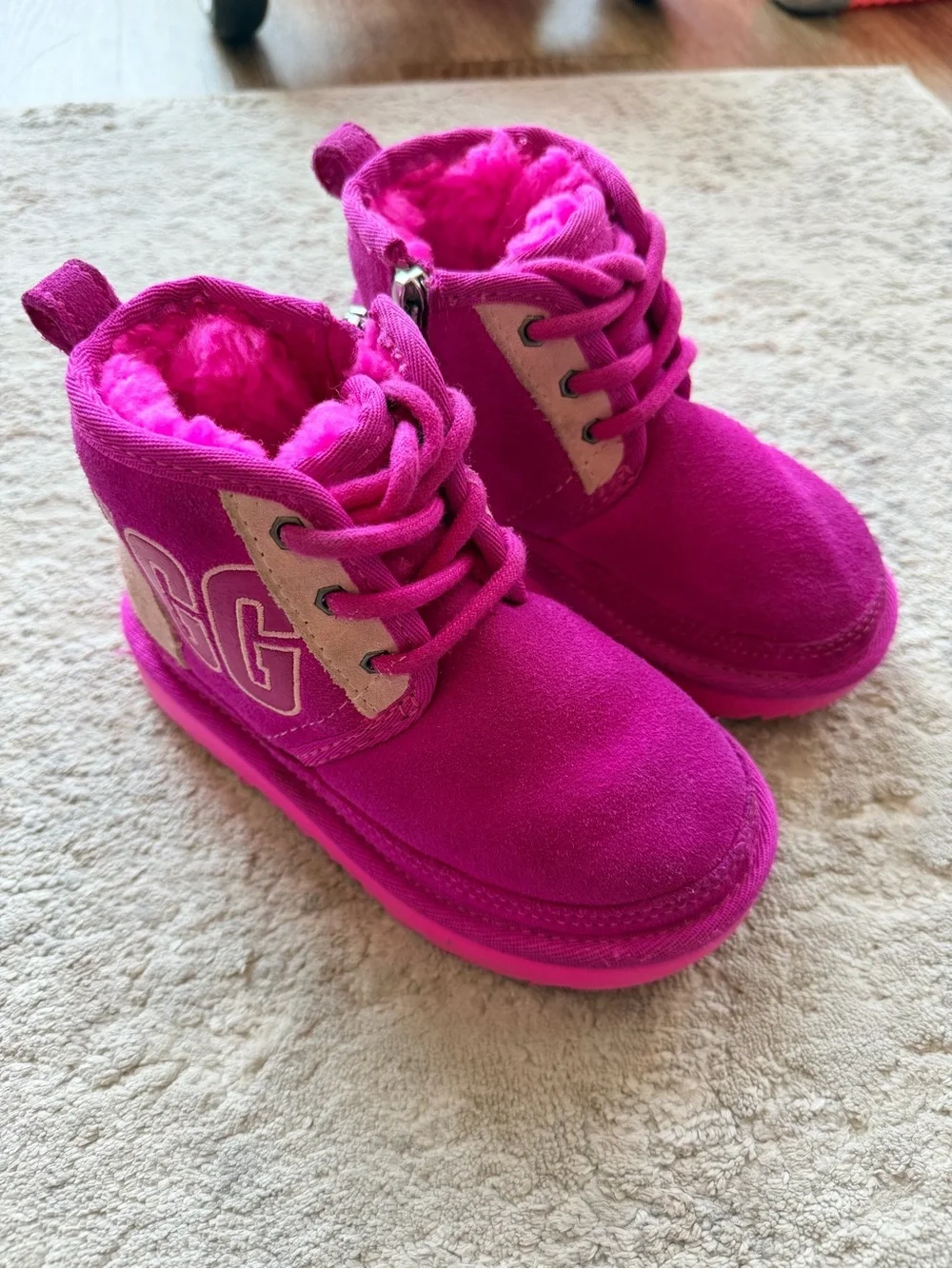 UGG Neumel Graphic Outline Toddler Boots Pink Sz 9